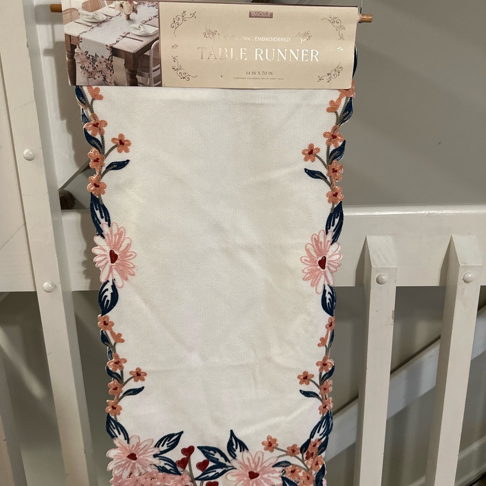 Envogue White and Pink Floral Table Runner Dining Linen